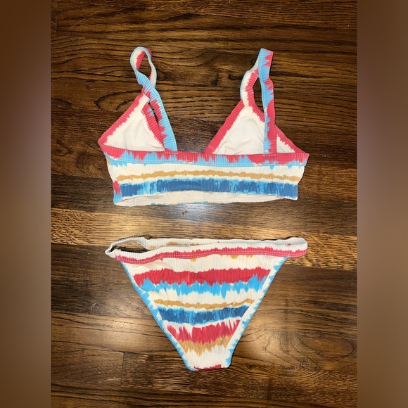 Beach Riot Elle Top & Becca Bottom Bikini Set in Primary Dip - Picture 5 of 5